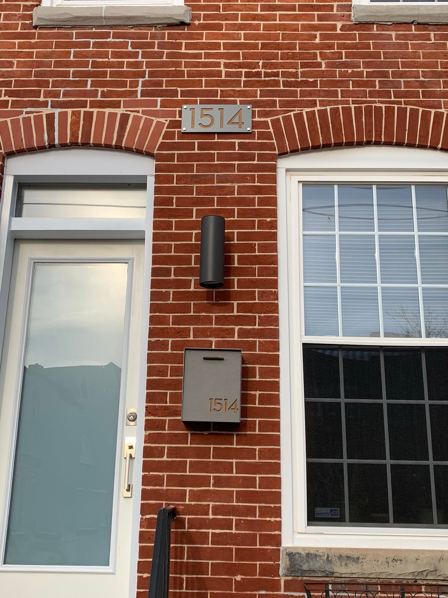 Modern Wall Mounted Mailbox Type 2