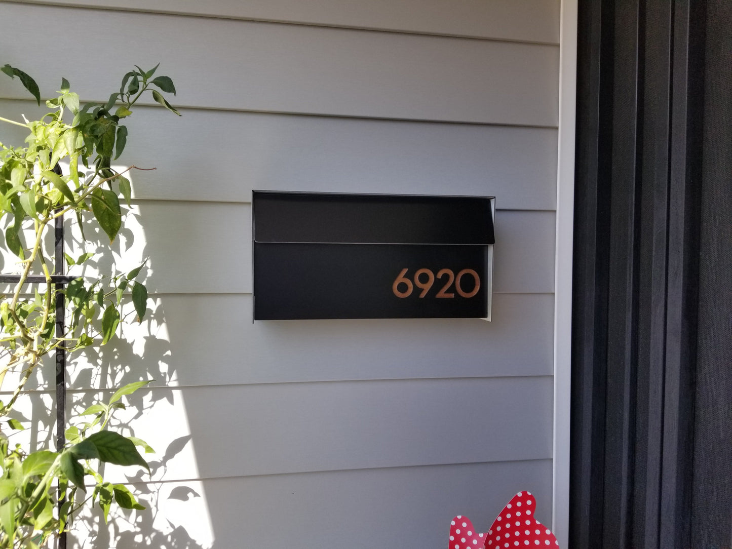 Modern Wall Mounted Mailbox Type 3