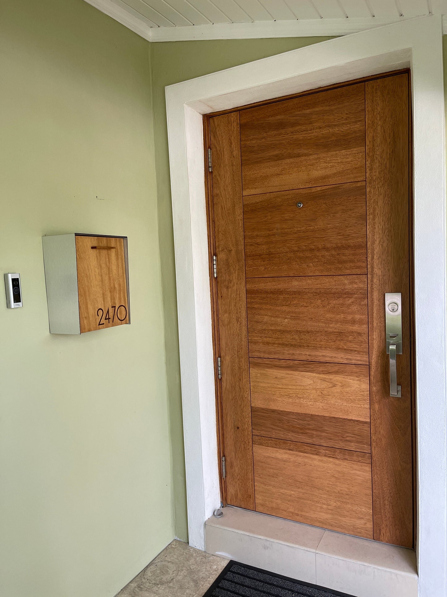 Modern Wall Mounted Mailbox Type 2