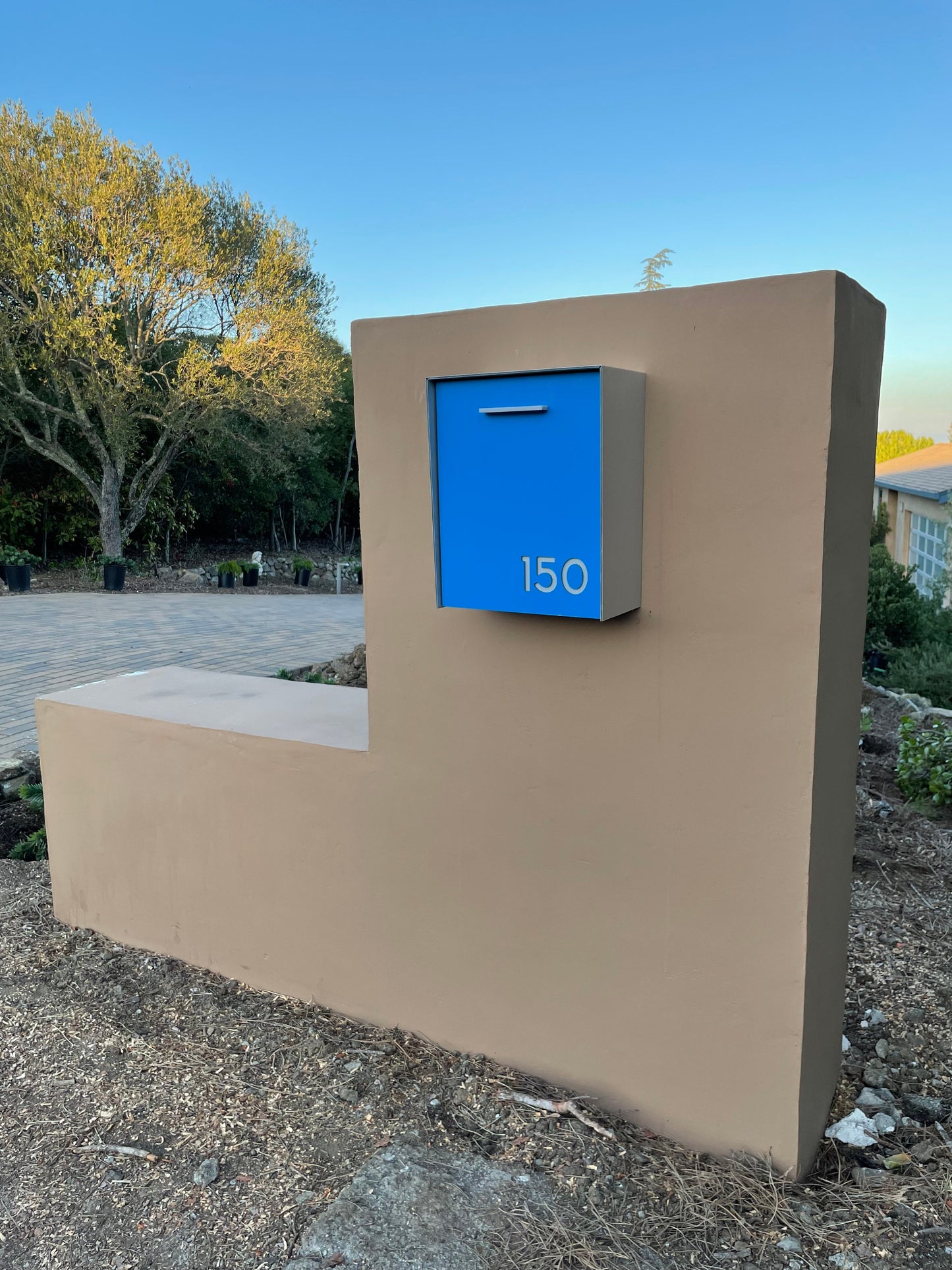 Modern Wall Mounted Mailbox Type 2