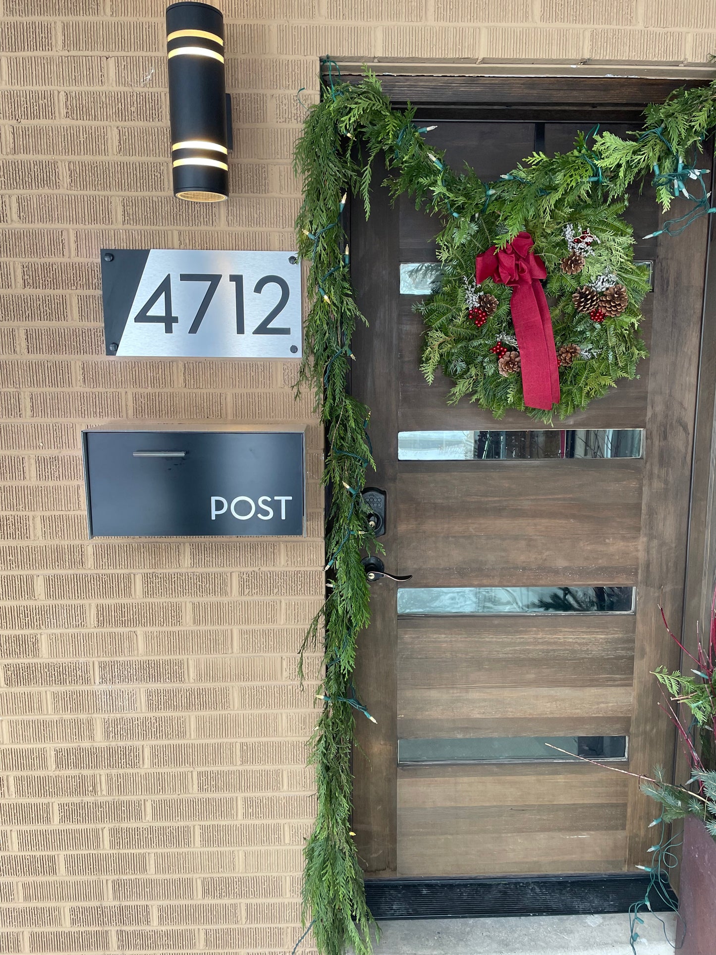 Modern Wall Mounted Mailbox Type 3