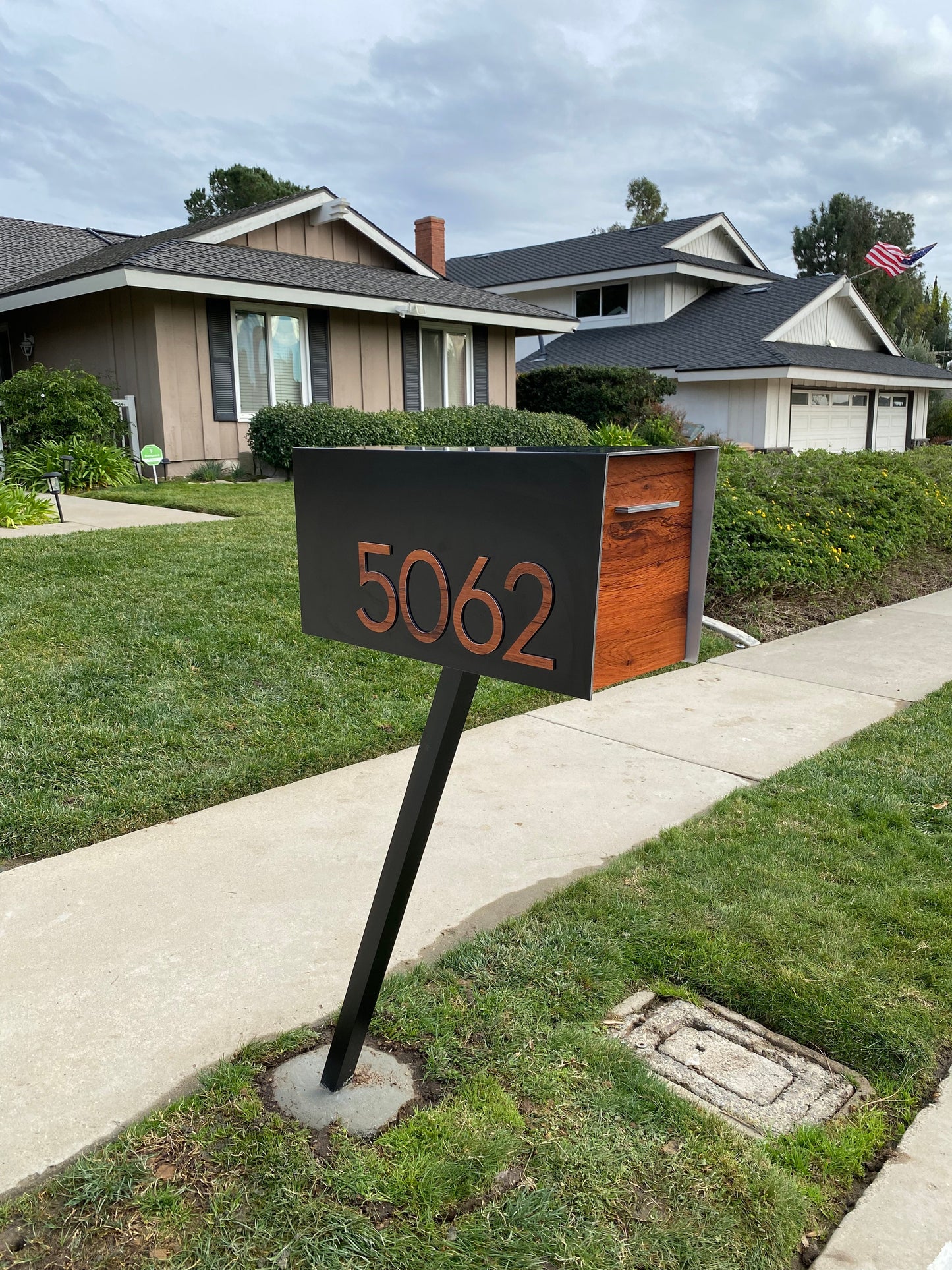 Modern Post Mounted Mailbox  - Contemporary Post Mounted Mailbox Type 4