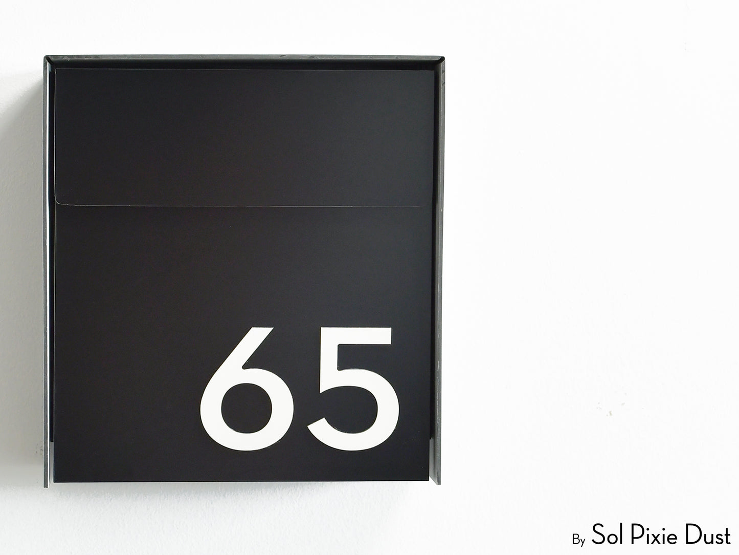 Modern Wall Mounted Mailbox Type 1 EU