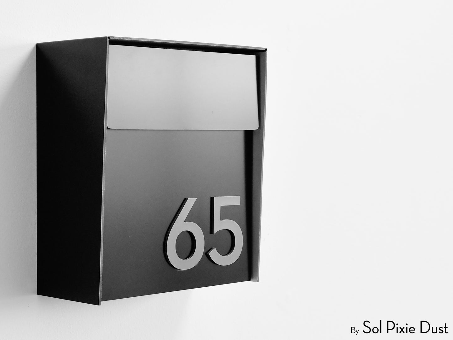 Modern Wall Mounted Mailbox Type 1 EU