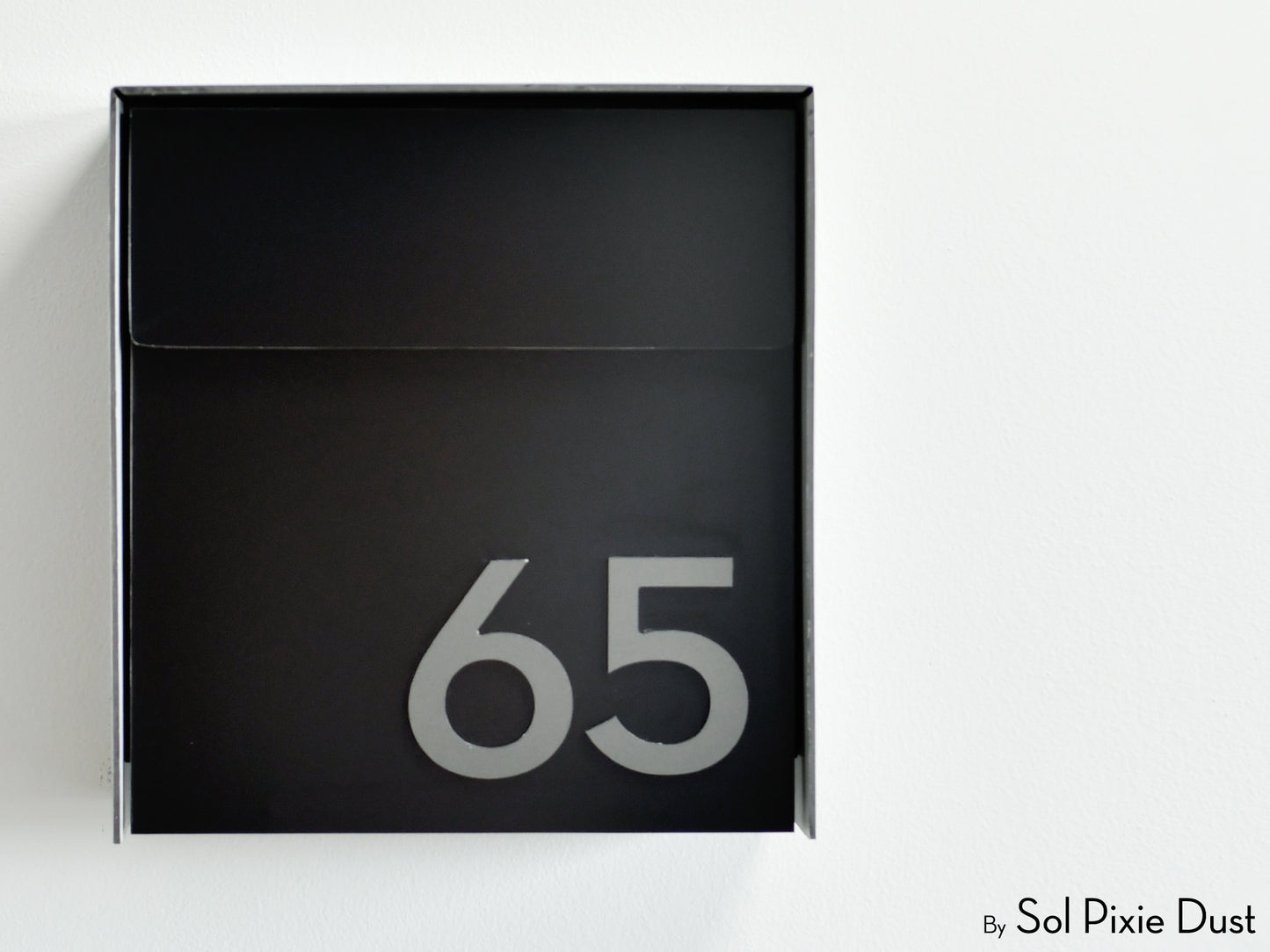 Modern Wall Mounted Mailbox Type 1 EU